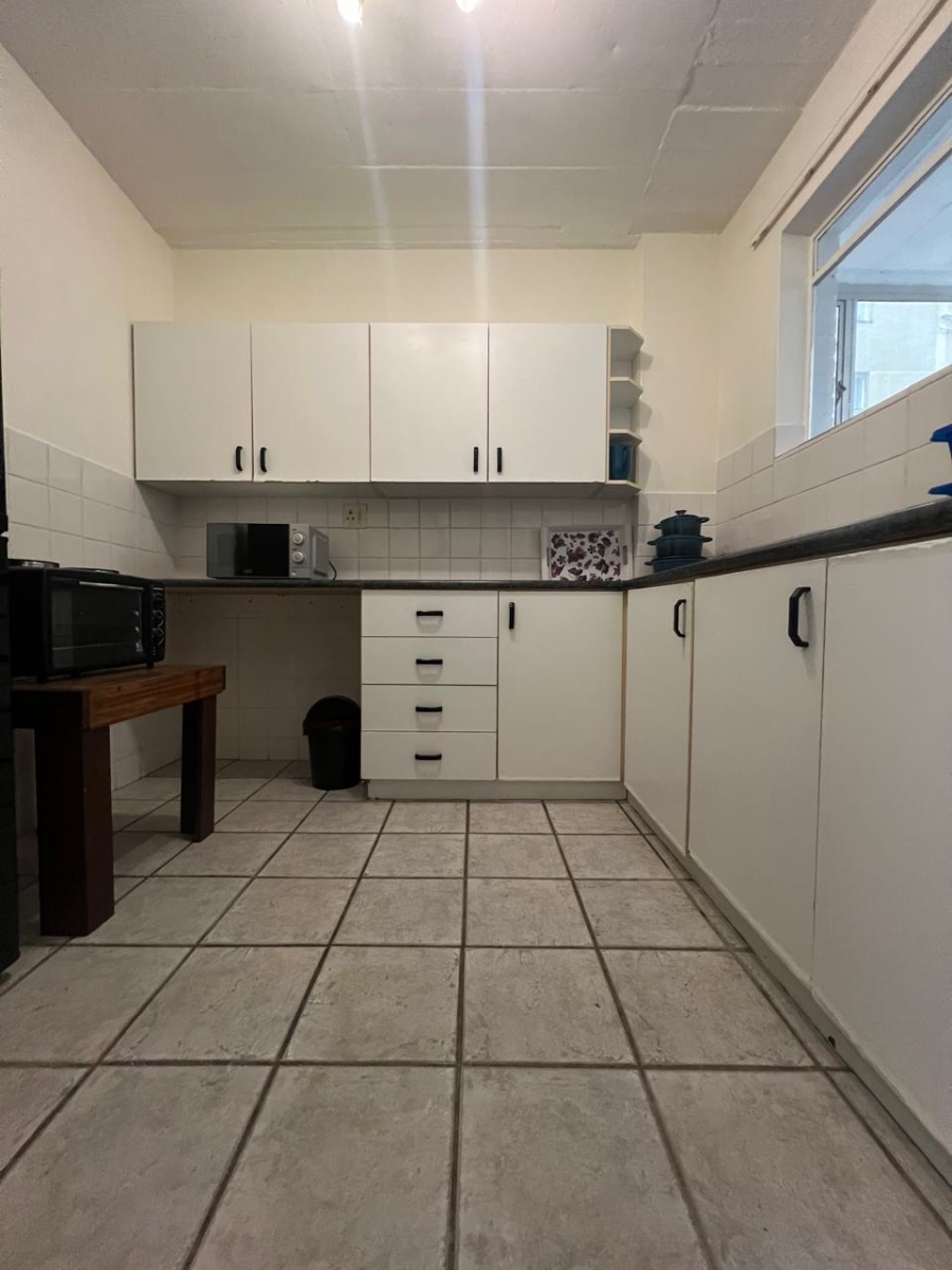 To Let 1 Bedroom Property for Rent in Humewood Eastern Cape